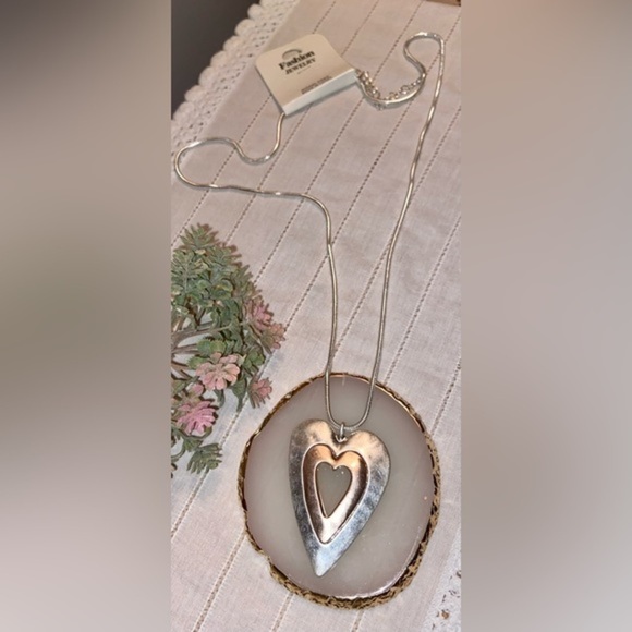 2 for 30$ Woman long chain with oversized double hearted pendant gold and silver - Picture 3 of 8